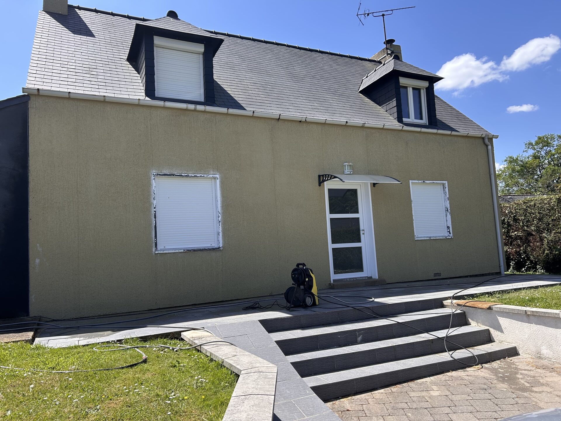 Traitement hydrofuge et étanchéité de toiture contre l'humidité à Bruz — MD Toiture